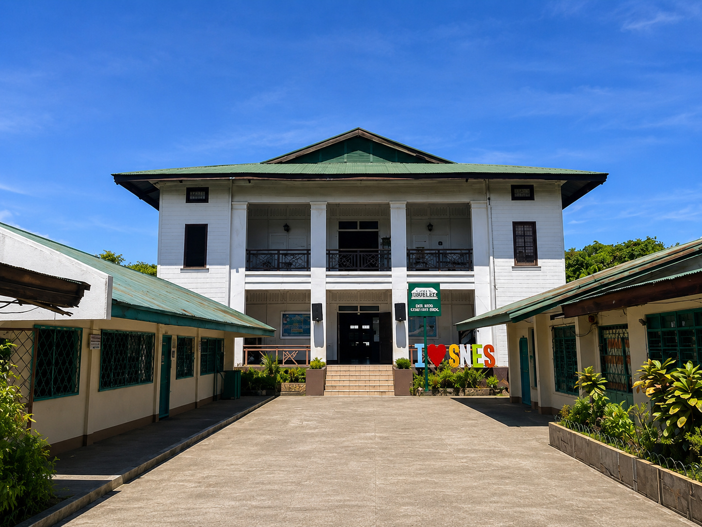 Gabaldon A building and courtyard